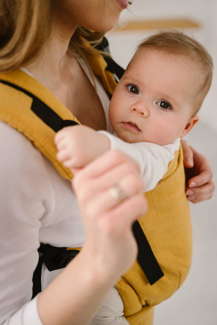 Baby carrier Kavka Multi-Age Magnetic: Mango Linen