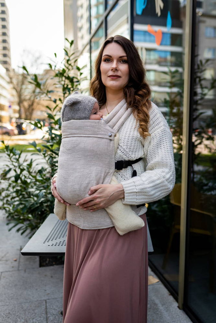 Qusy carrier / Linen Marshmallow - adjustable ergonomic carrier 