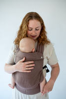 Qusy adjustable ergonomic carrier  2.0 - LINEN MOCHA MOUSSE