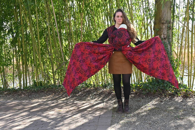 Chusta tkana Yaro Slings - Ava Trinity Black Sangria Rainbow Wool