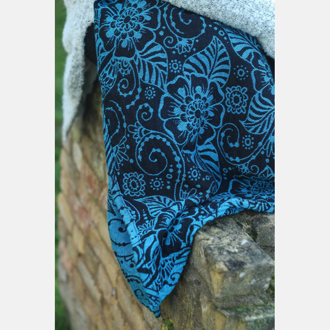 Chusta tkana Yaro Slings - Ava Contra Black-Blue Glam