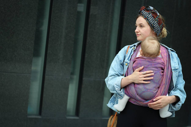 Chusta tkana Yaro Gravity Duo Aqua Grad Orange Violet Tencel