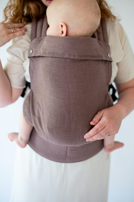 Qusy adjustable ergonomic carrier  2.0 - LINEN MOCHA MOUSSE