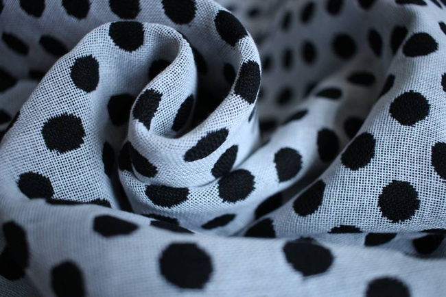 Chusta tkana Yaro Sling - Polka Dot Contra Black White