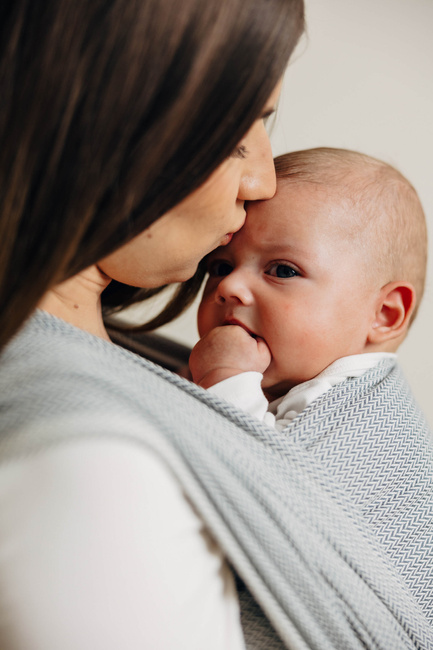 Basic Line Baby Sling Lenny Lamb - Little Herringbone Grey