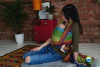 Chusta tkana Little Frog Ciemna Tęczowa Aura