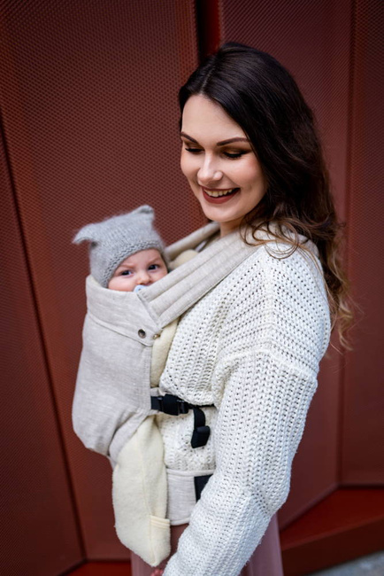 Qusy carrier / Linen Marshmallow - adjustable ergonomic carrier 