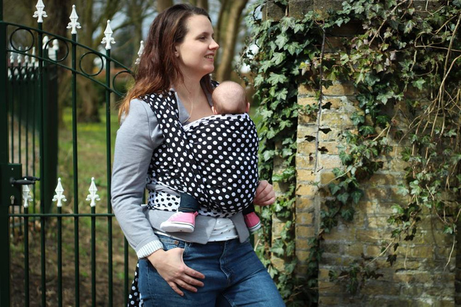Chusta tkana Yaro Sling - Polka Dot Contra Black White