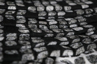 Chusta tkana Yaro Slings -  Petals Ultra Black White Grey Tencel 