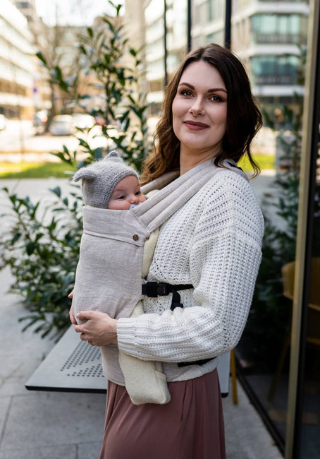 Qusy carrier / Linen Marshmallow - adjustable ergonomic carrier 