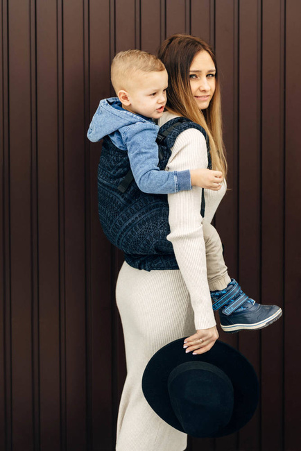 Lenny Lamb Baby carrier: LennyPreschool: Peacock's Tail Sublime