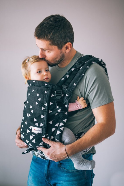 Nosidełko Be Lenka - 4Ever Triangle Black