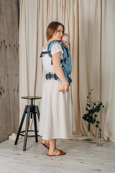 Lenny Lamb Baby carrier: LennyUpGrade Lotus Blue