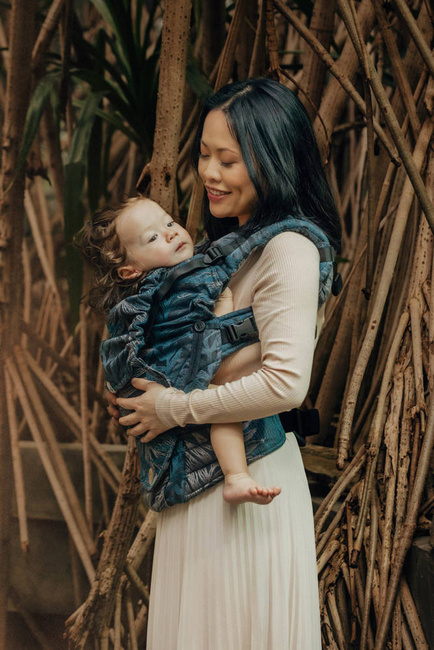 Lenny Lamb Baby carrier: LennyUpGrade Rainforest Nocturnal