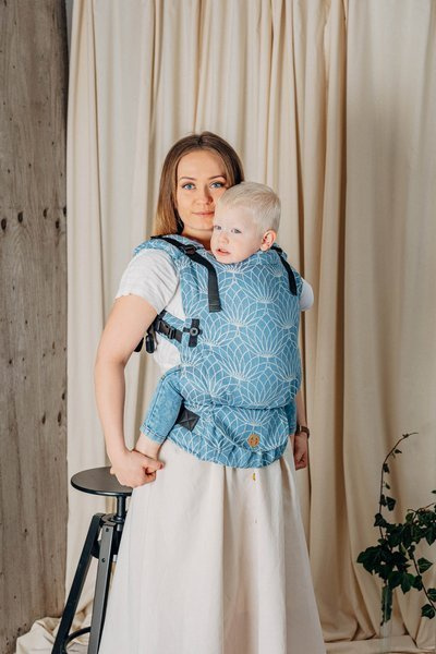 Lenny Lamb Baby carrier: LennyUpGrade Lotus Blue