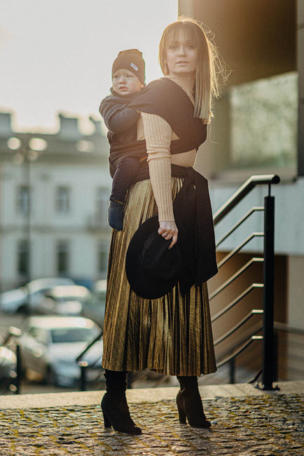 LennyHybrid Half Buckle Carrier - Peacock's Tail Pitch Black