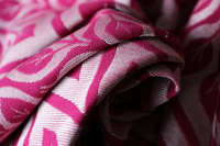 Chusta tkana Yaro Sling - La Vita Duo Fuchsia White Tencel Seacell
