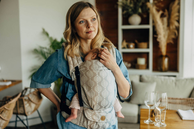 LennyLamb baby carrier LennyLight - Petals - Restful