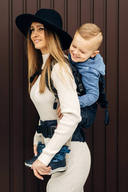 Lenny Lamb Baby carrier: LennyPreschool: Peacock's Tail Sublime