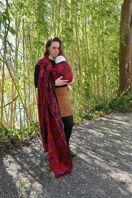 Chusta tkana Yaro Slings - Ava Trinity Black Sangria Rainbow Wool