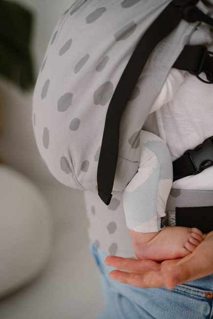 Baby carrier Kavka Essence: Grey Dots Print