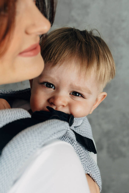 LennyLamb Mesh Baby carrier: LennyUpGrade Little Herringbone Grey