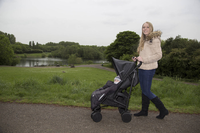 CuddleCo - 2 in 1 baby carrier cape and stroller liner