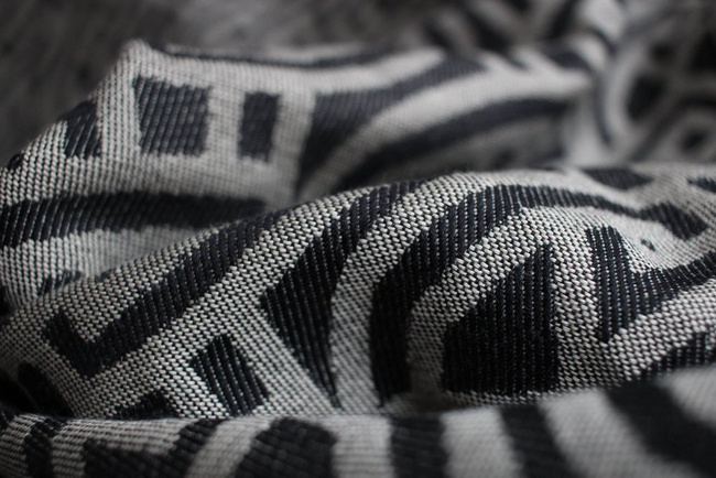Chusta tkana Yaro Braid Black Natural Seacell Wrap
