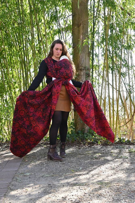 Chusta tkana Yaro Slings - Ava Trinity Black Sangria Rainbow Wool