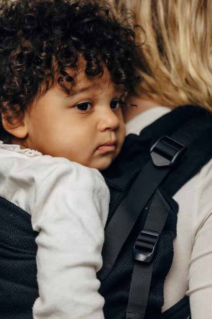 Nosidełko LennyLamb - LennyPreschool: Mała Jodełka Czarny Heban