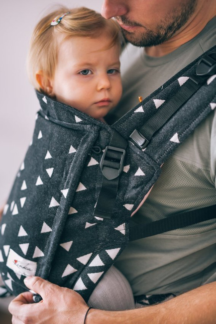 Nosidełko Be Lenka - 4Ever Triangle Black