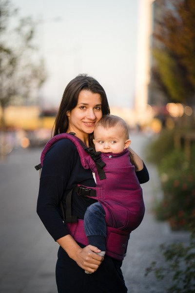 Nosidełko Kavka Multi-age Raspberry Herringbone