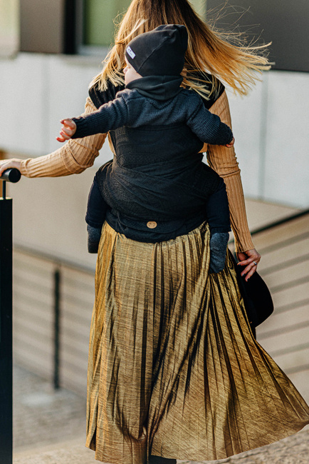 LennyHybrid Half Buckle Carrier - Peacock's Tail Pitch Black