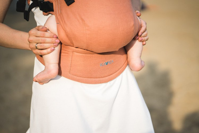 Nosidełko Kavka Multi-age Peach linen