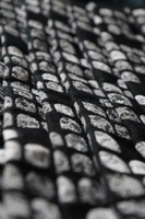 Chusta tkana Yaro Slings -  Petals Ultra Black White Grey Tencel 
