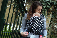 Chusta tkana Yaro Sling - Polka Dot Contra Black White