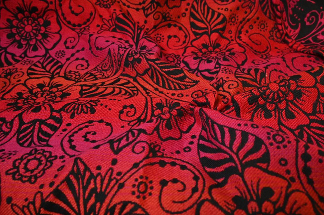 Chusta tkana Yaro Slings - Ava Trinity Black Sangria Rainbow Wool